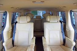hyundai grand starex 7 ที่นั่ง VIP
