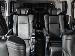 toyota alphard 7 ที่นั่ง VIP