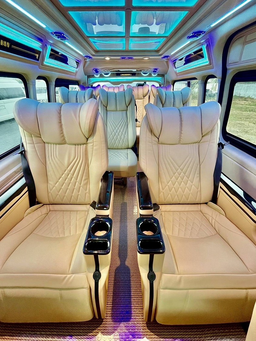 VAV V8